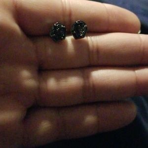 Kendra scott earrings